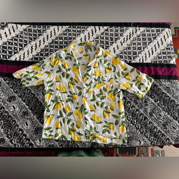 Lemon 🍋 Print Top - Picture 5 of 10